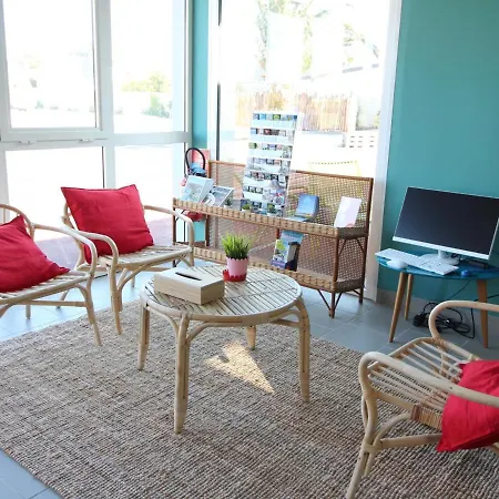 Mobil-home Jullouville, 4 Pieces, 6 Personnes - Fr-1-361a-52 *